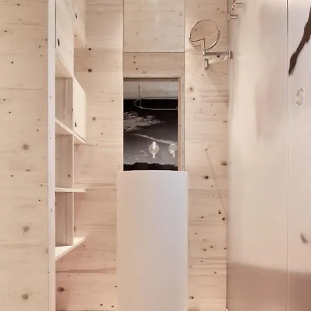 Lara & Louise Alpesi faház *