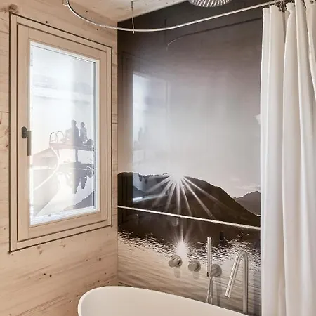 Lara & Louise Alpesi faház